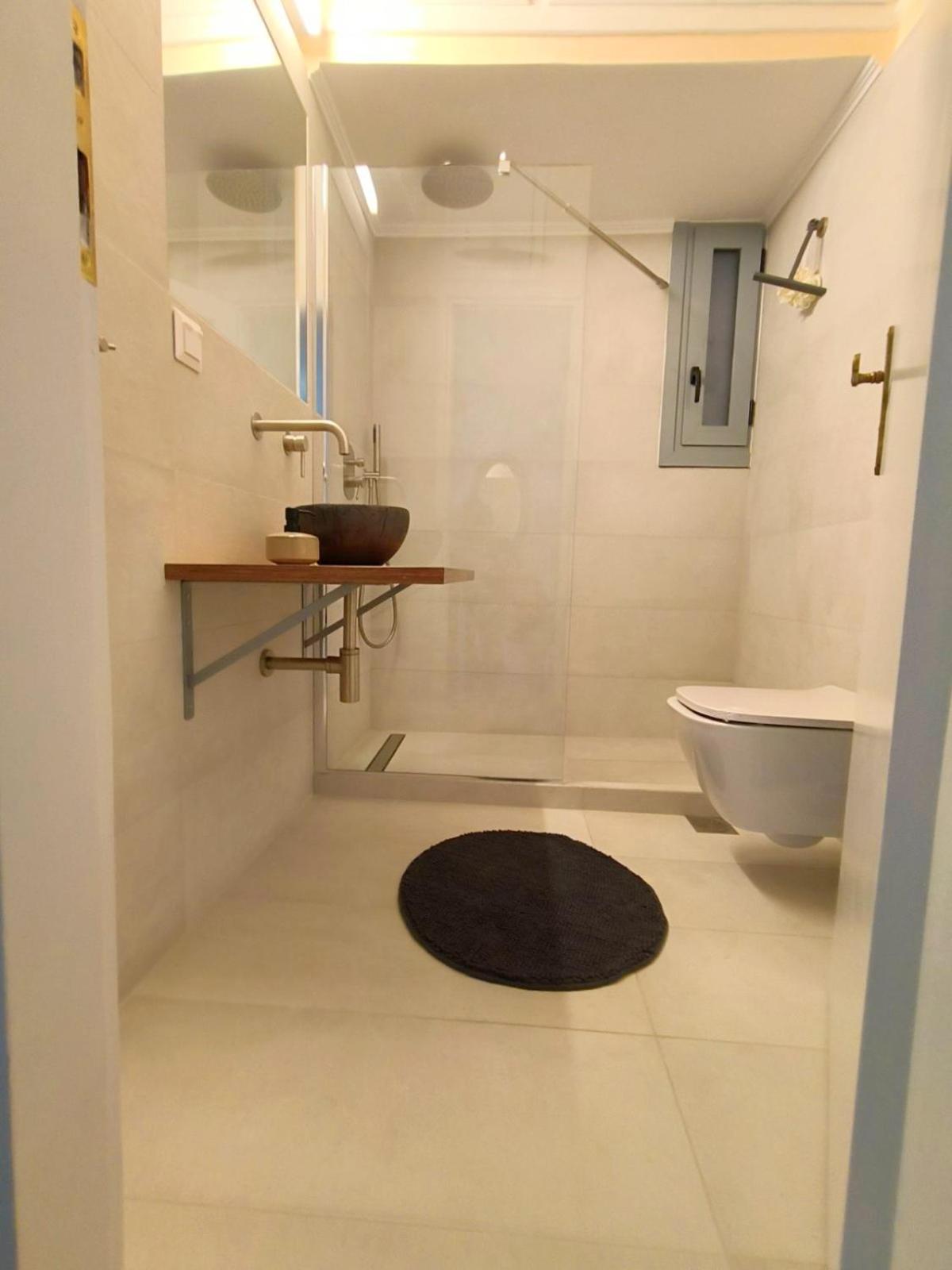 Stylish Artistic Flat With View, Three Min To Metro Lejlighed Athen Eksteriør billede