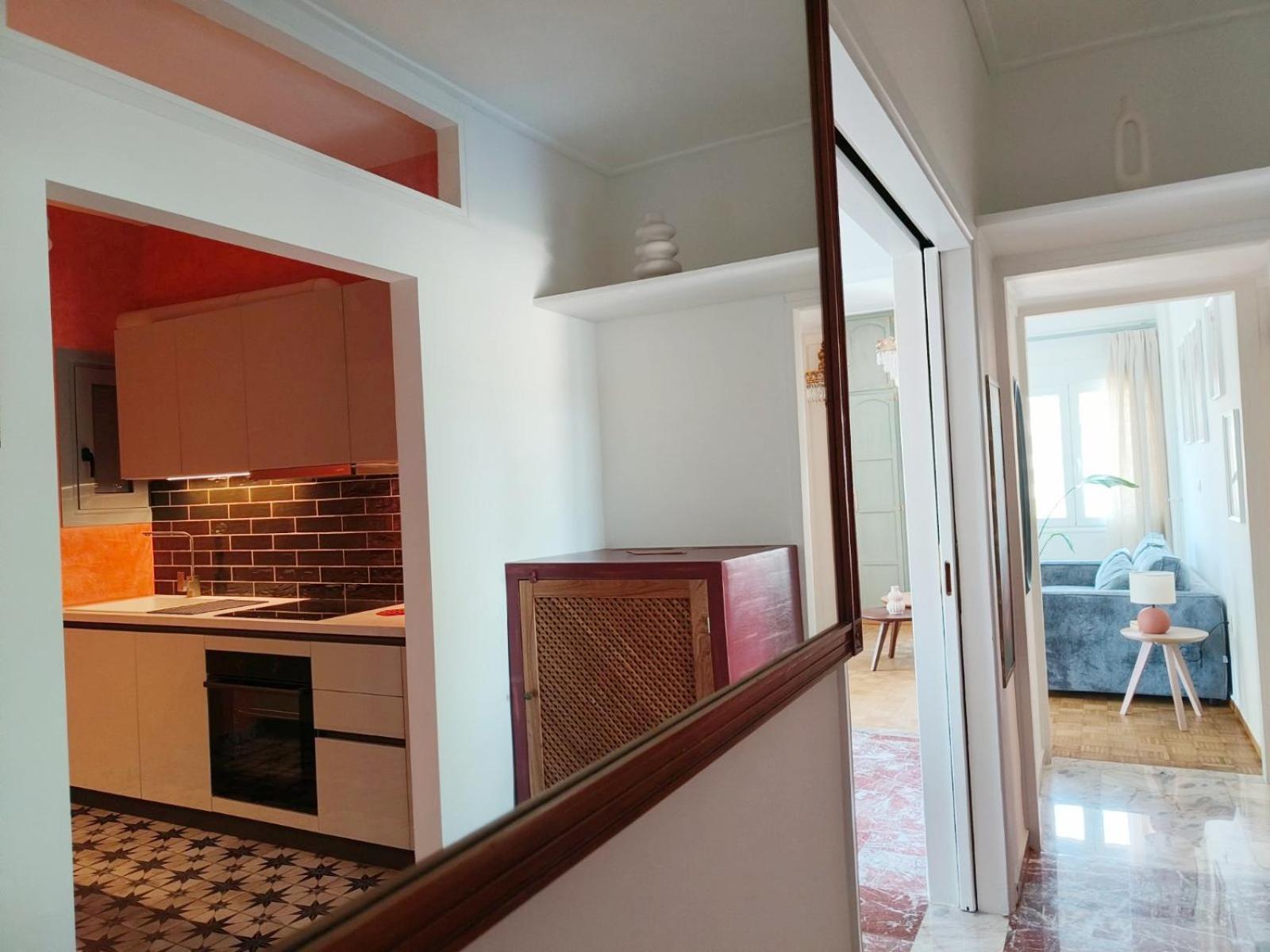 Stylish Artistic Flat With View, Three Min To Metro Lejlighed Athen Eksteriør billede